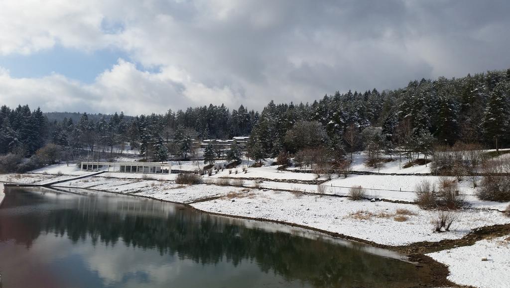 Vvf Jura Lac De Vouglans Maisod Екстериор снимка